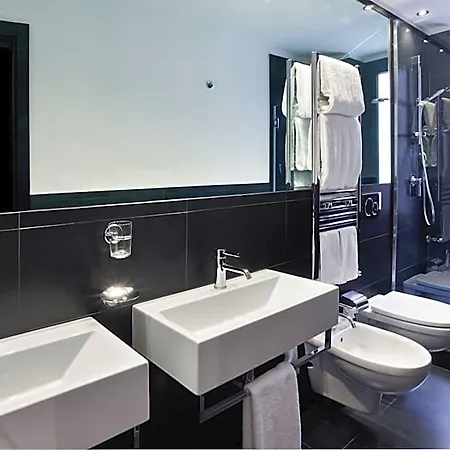 Hotel Lhp Napoleon 4*