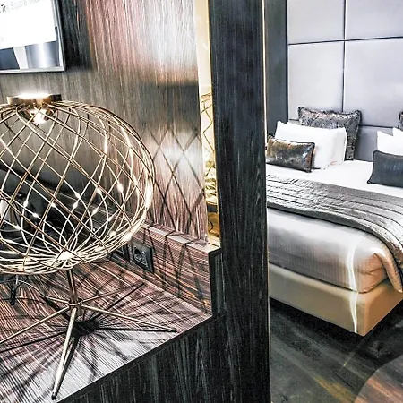 The Square Duomo - Preferred & Hotel