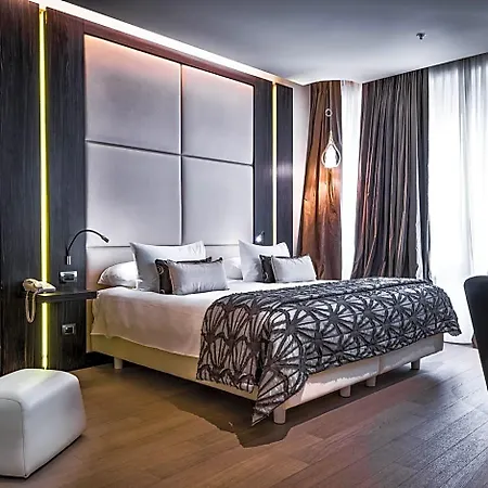 The Square Duomo - Preferred & Hotel