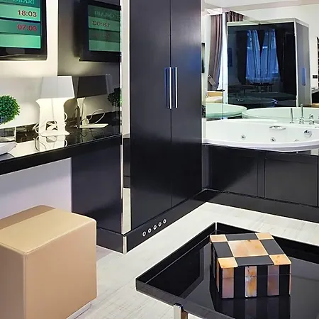 Lhp Napoleon Hotel 4*