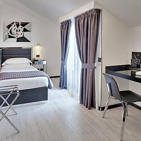 Hotel Lhp Napoleon 4*