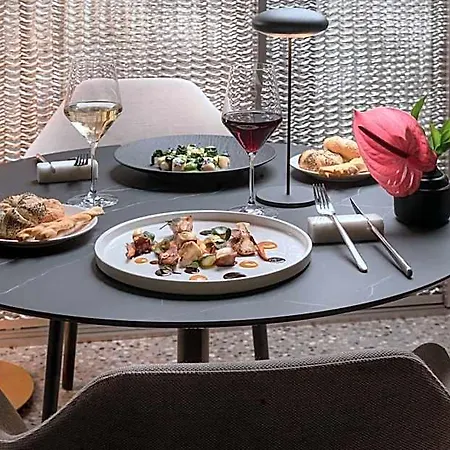 Hotel Nh Collection Life 4*