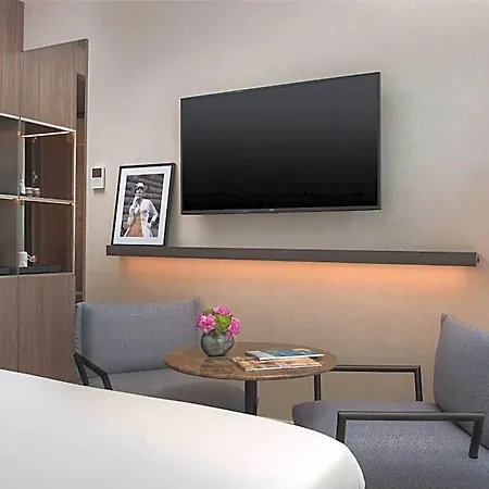 Hotel Nh Collection Life