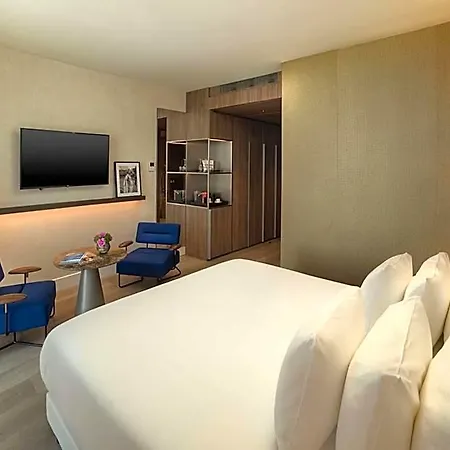 Hotel Nh Collection Life