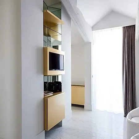Hotel Senato 4*