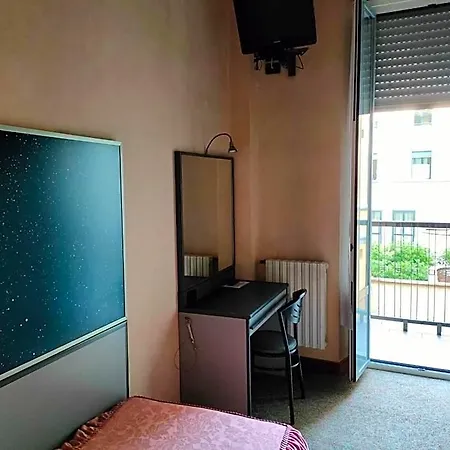 Ada Hotel 2*
