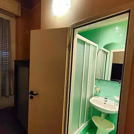 Hotel Ada 2*