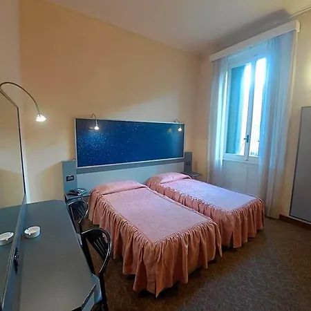 Hotel Ada 2*