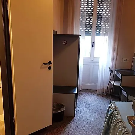 Ada Hotel 2*