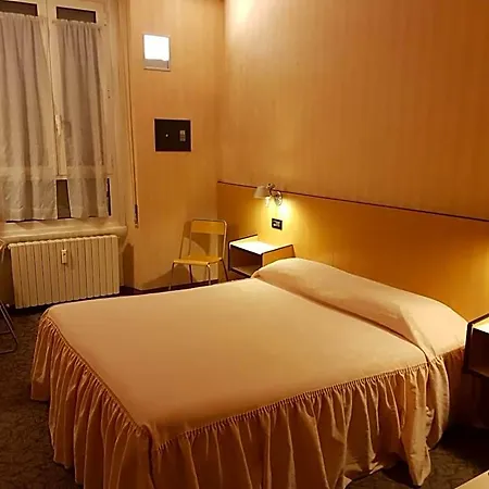 Hotel Ada 2*