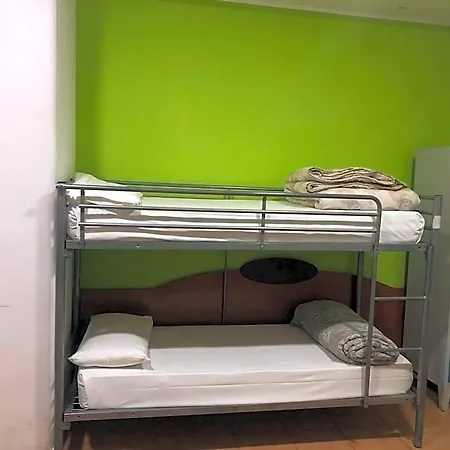 Midtown Hotel *