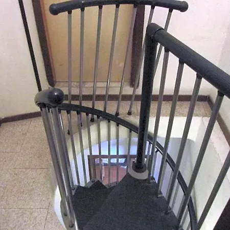 غامبارا فندق ميلان