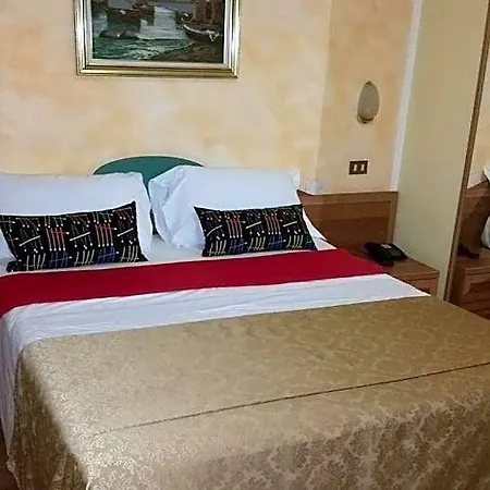 Chopin Hotel *
