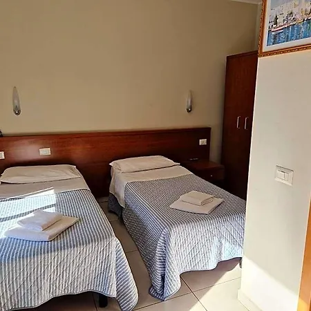 Bonola Hotel 2*