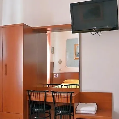 Mignon Hotel *