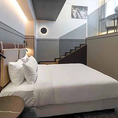 Hotel Palazzo Touring Club Milan, A Radisson Collection 5*