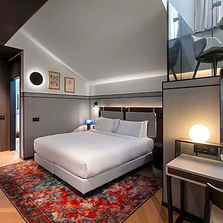 Hotel Palazzo Touring Club Milan, A Radisson Collection 5*