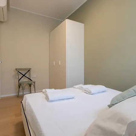 Daplace - Portaluppi Apartament *
