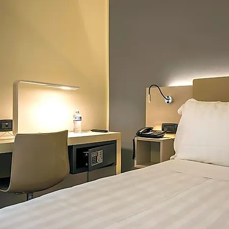 43 Station 3* Milan