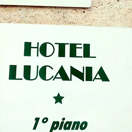 Lucania ホテル *
