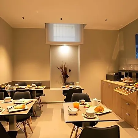 Hotel H21 3*