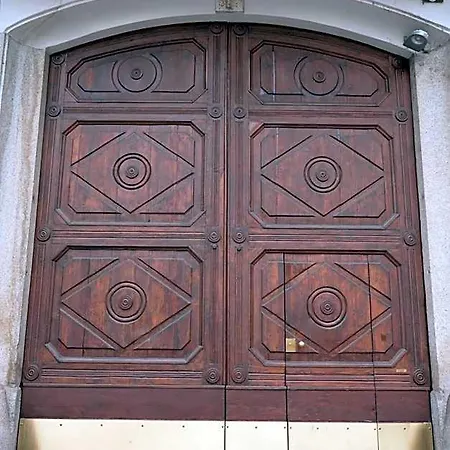 Porta Garibaldi * ميلان