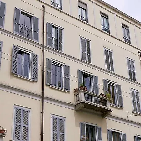 Porta Garibaldi * ميلان