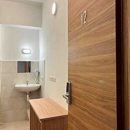 Brivio Hotel 2*