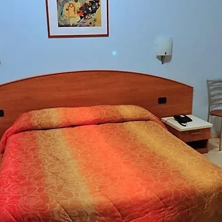 Hotel2000 2*