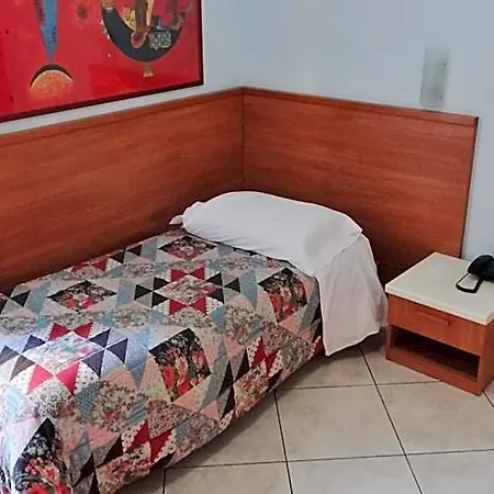 Hotel2000 2*