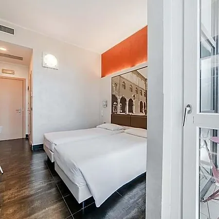 Navigli Hotel