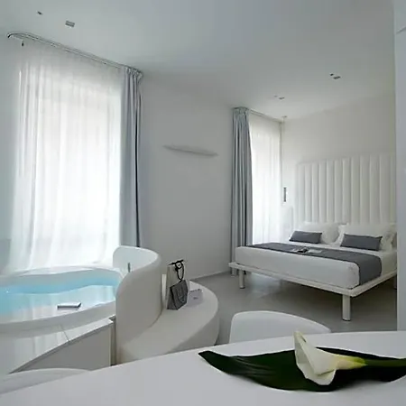 Gatto Bianco Mia Hotel 2*