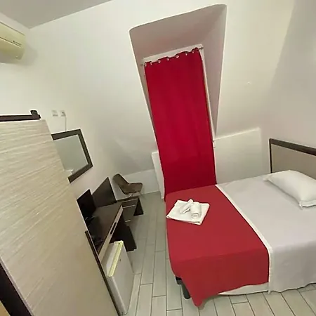 Poma Hotel 3*