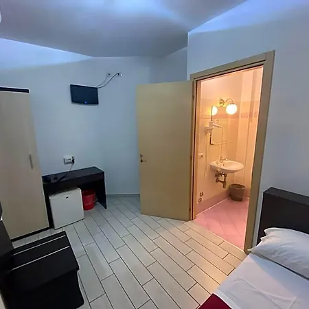 Poma 3* Milan