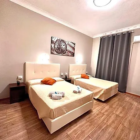 Отель Golden 3*
