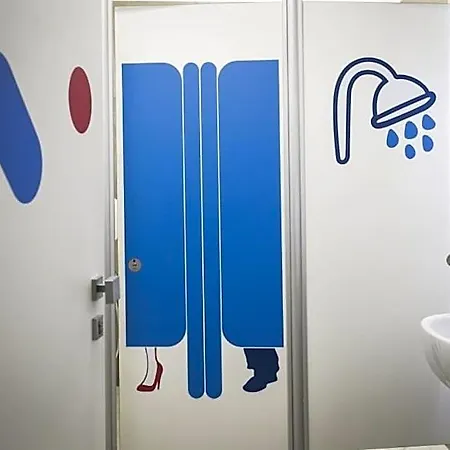 Ostelzzz ホステル *