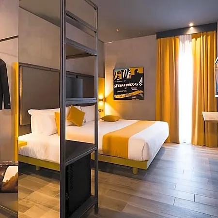 Hotel J24