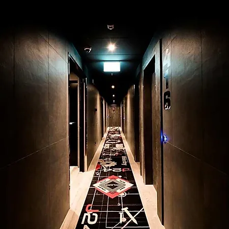 Hotel J24 4*