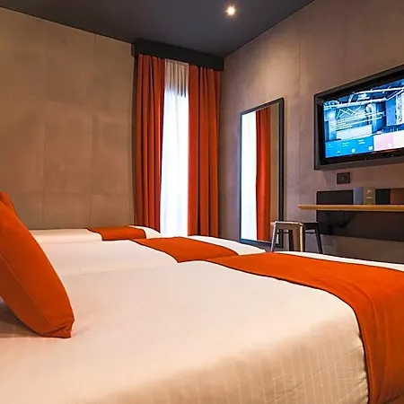 Hotel J24