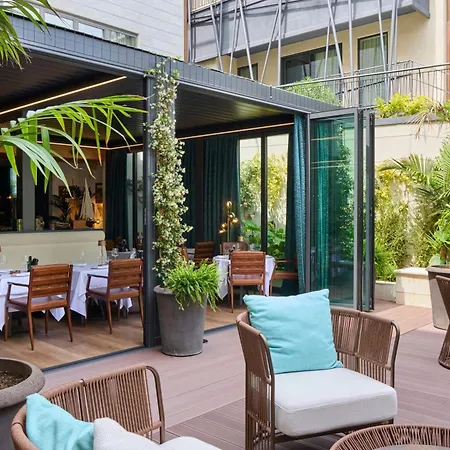 Nemi, Milan, A Tribute Portfolio 5* Milaan