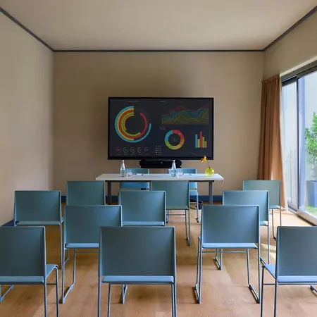 Nemi, Milan, A Tribute Portfolio 5* Milan