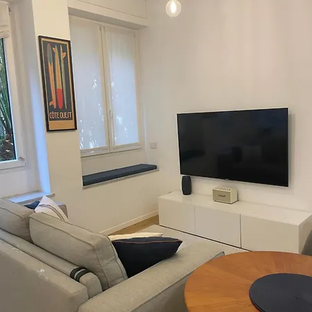 Apartment Visconti Di Modrone 18 Milan