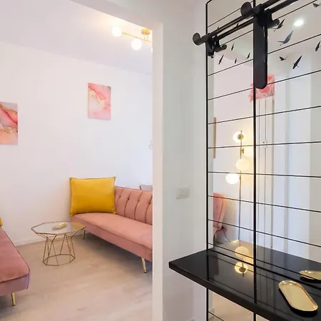 M4 Center - Design Washington - Self Check In - Wifi - Balcony - Ac - Milanoflats Διαμέρισμα *
