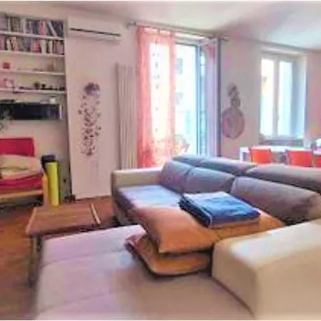 아파트 A Quiet And Loving Gem In The Center Of *