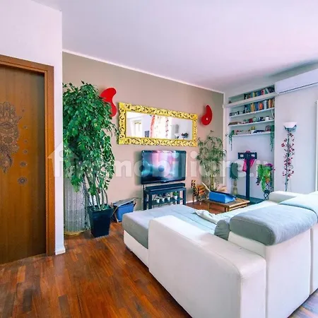 아파트 A Quiet And Loving Gem In The Center Of