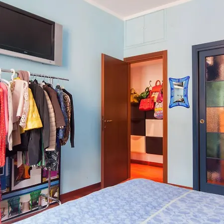 아파트 A Quiet And Loving Gem In The Center Of