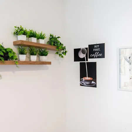 Garage Gratuito E Skyline, Design Con Vista *