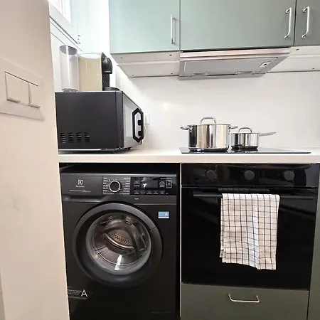 Yr Apartments - Ca' Granda - 1 Min Walk To Metro דירה *