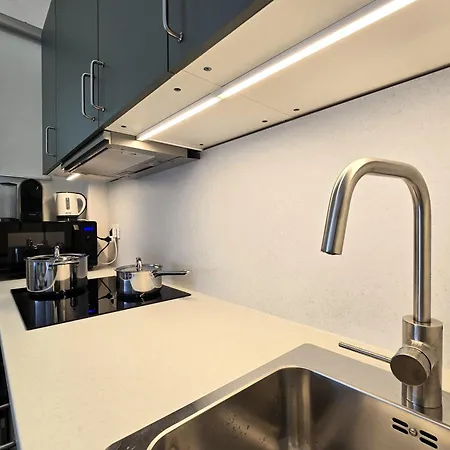 Yr Apartments - Ca' Granda - 1 Min Walk To Metro מילאנו