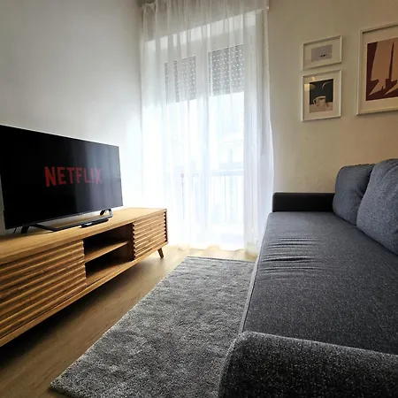 Yr Apartments - Ca' Granda - 1 Min Walk To Metro Apartment Milan